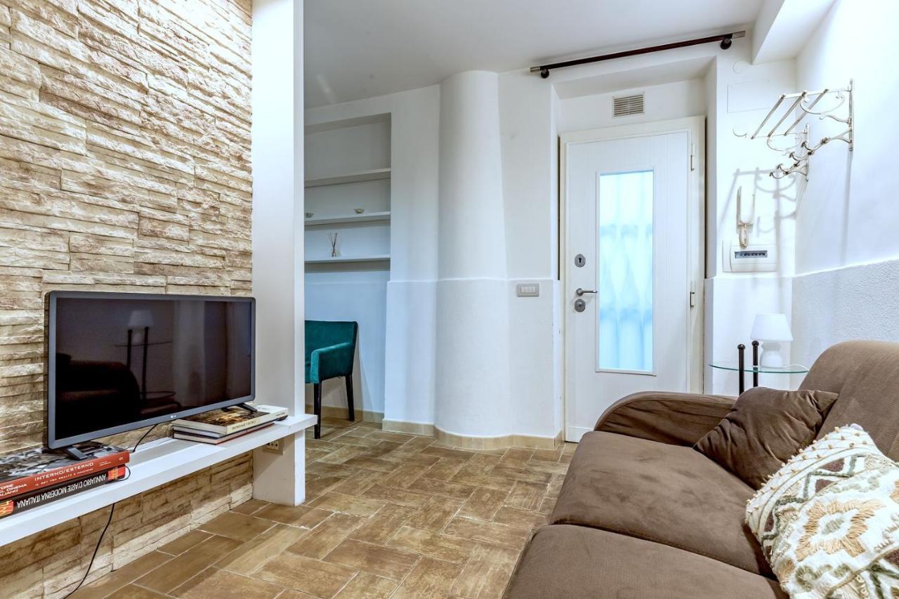 Lovely Apartment Ground Floor Colosseo Wi-Fi Ac Roma Dış mekan fotoğraf